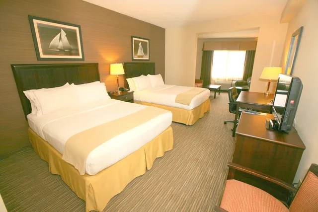 جناح بسرير كوين، HOLIDAY INN EXPRESS SAN DIEGO SOUTH - CHULA VISTA 2/3