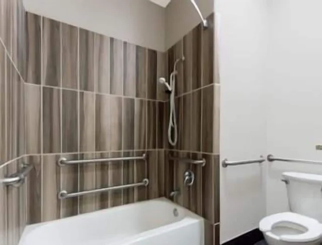 غرفة بسرير كوين لذوي الإعاقة، Super 8 by Wyndham San Antonio Near Fort Sam Houston 5/7