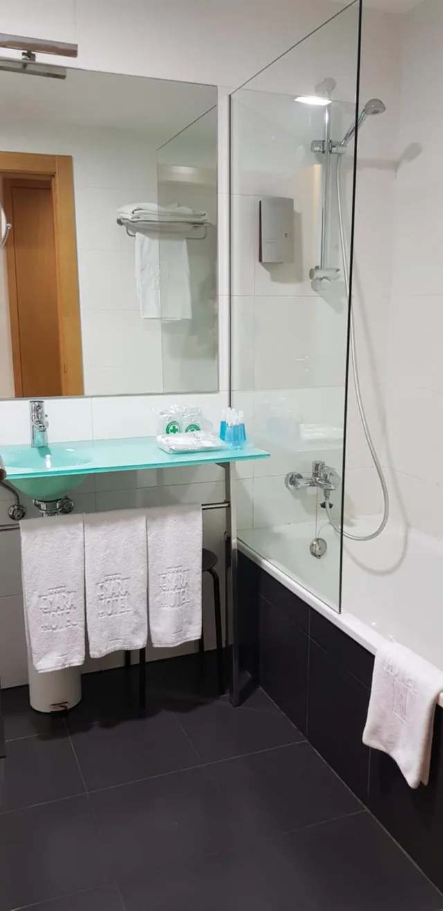 غرفة ثلاثية، ELE Enara Boutique Hotel 10/10