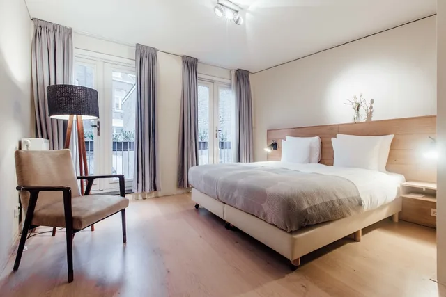 شقة سوبيريور بسرير كينج وسرير فردي بإطلالة على المدينة بشرفة بغرفتي نوم، Maison Hustinx op het Vrijthof 1/3