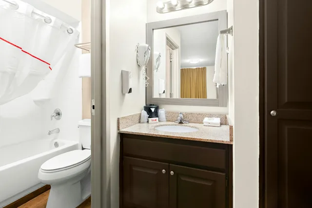 غرفة ديلوكس بسرير كوين للمدخنين، Red Roof Inn Rock Hill 7/9