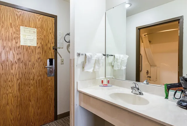 Standard, 2 Queen Beds, Econo Lodge Livingston Gateway To Yellowstone 6/8