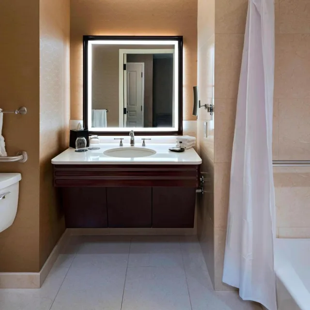 Guest Room, 2 Queen Beds, Club Lounge Access, High Floor, Sheraton Austin Georgetown Hotel Conference Center 3/3