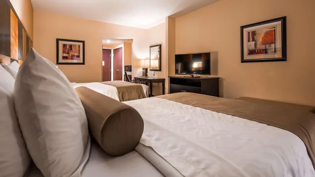 غرفة رباعية، Best Western Plus Airport Inn Suites Salt Lake City 6/9