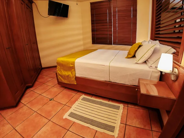 جناح بغرفة نوم واحدة، Alcazar Suites 2/2