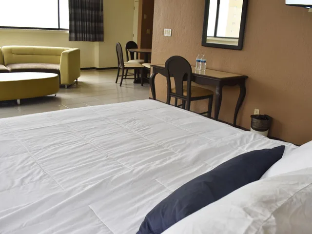 جناح بإطلالة على البحر، Corona Plaza Hotel 2/5