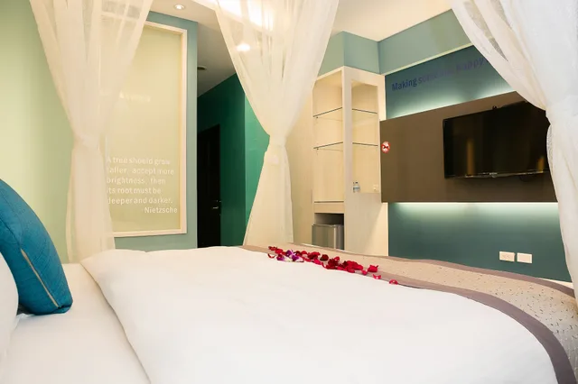 غرفة ديلوكس بسرير كينج بشرفة، Baishatan Hotel 4/6
