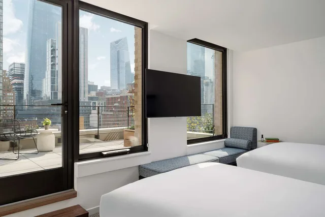 room, 2 double beds, terrace, Arlo Midtown 1/3