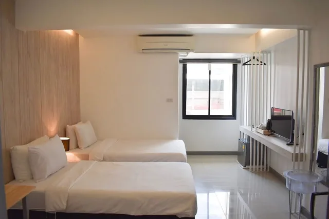 Standard, Twin Beds, Loyy Hotel 4/6
