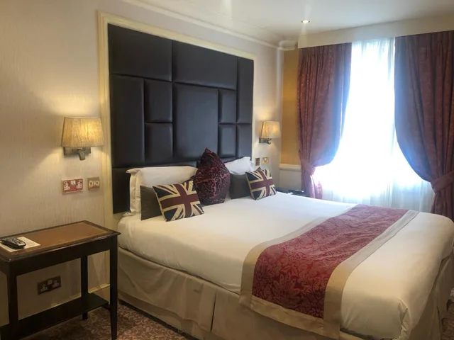 جناح بغرفتي نوم، The Leonard Hotel 2/8
