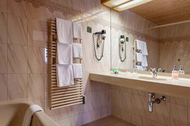 غرفة ثلاثية بثلاثة أسرّة، Hotel Jaegerhof 8/9