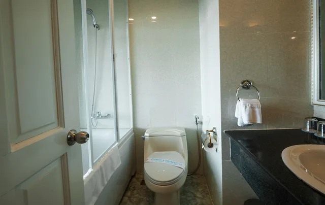 غرفة ديلوكس بسرير كوين، Lotus Saigon Hotel 9/10