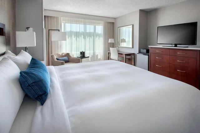 Room, King or Double Bed, Philadelphia Marriott West 2/7