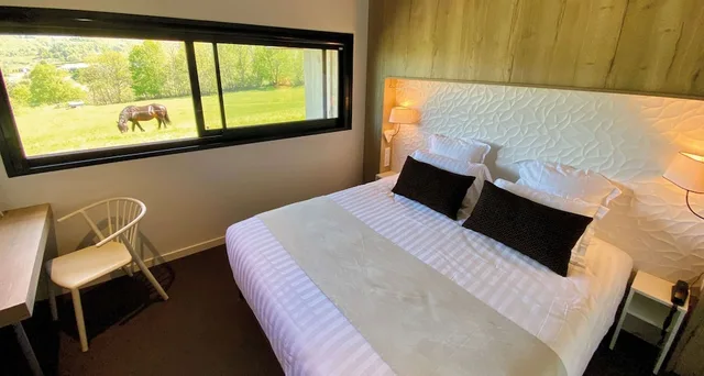 غرفة كلاسيكية بسرير كينج، Mildiss Hotel BW Signature Collection 1/3
