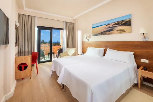غرفة بشرفة مفردة بسرير فردي، MUR Hotel Neptuno 1/4