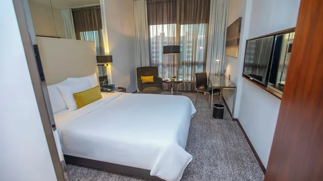 Centro, Queen Bed, High Floor، سنترو عليا من روتانا(Centro Olaya By Rotana) 1/10