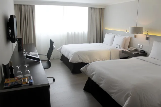 غرفة قياسية بسريرين منفصلين، Sol de Oro Hotel And Suites 1/2