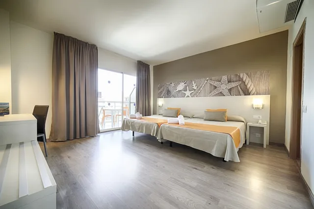غرفة مفردة بسرير مزدوج مع أريكة، Ohtels Villa Dorada 6/9