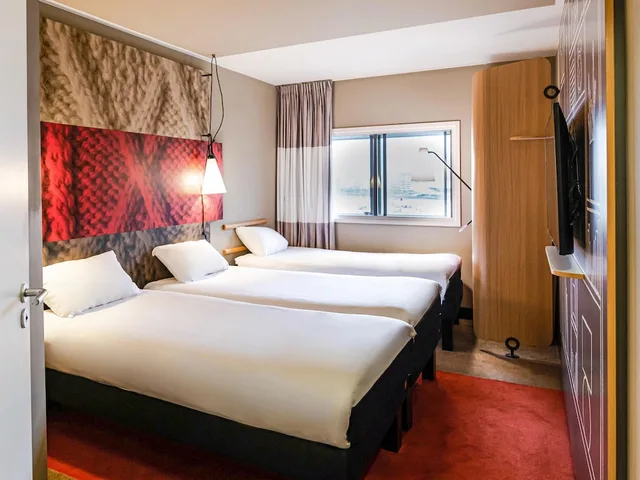 غرفة بثلاثة أسرّة، Ibis Amsterdam Centre Hotel 3/10