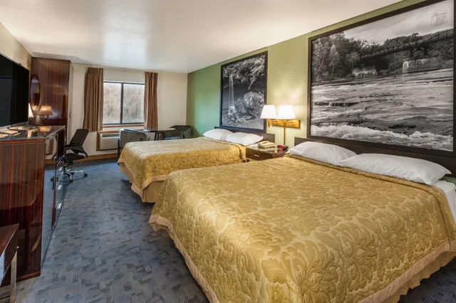 غرفة بسريرين كوين لذوي الإعاقة، Super 8 by Wyndham Uniontown PA 3/10