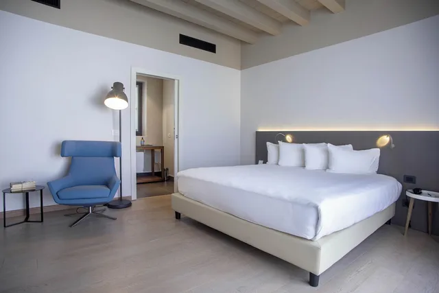 غرفة غراند بسرير كينج، Savona 18 Suites 1/6