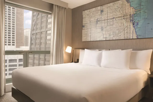 جناح رئاسي بسرير كينج، Hilton Chicago Magnificent Mile Suites 1/7