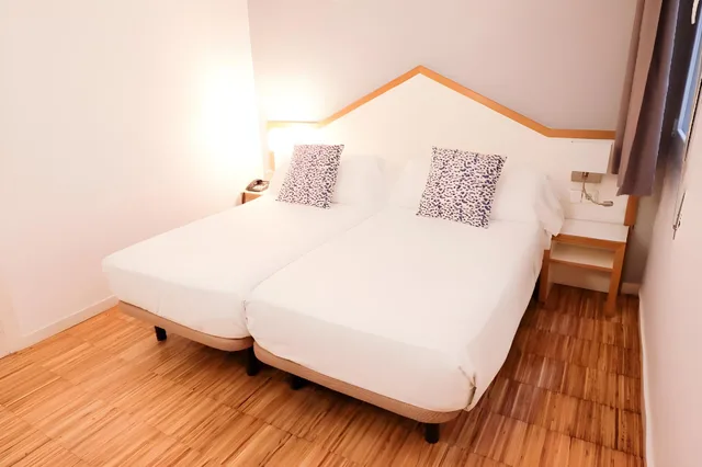 غرفة مفردة بسرير مزدوج، Subur Hotel Sitges 1/1