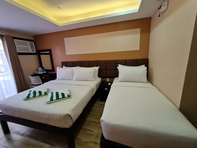 Superior, 1 Queen and 1 Single Bed, Red Coco Inn de Boracay 3/3