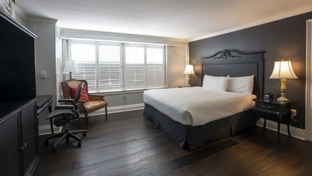 Deluxe, King Bed, Bourbon Orleans 1/4
