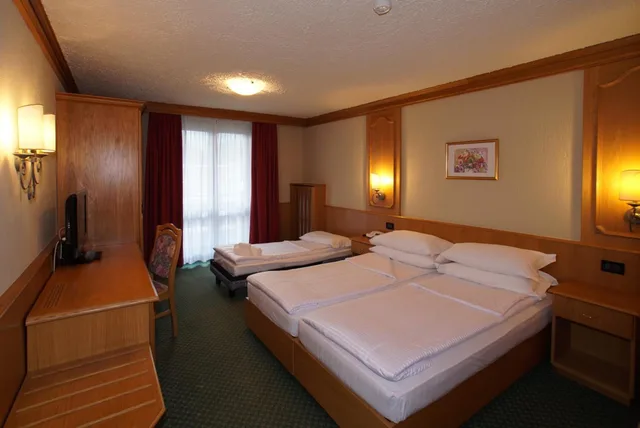غرفة كلاسيكية ثلاثية، Hotel Intermonti 2/10