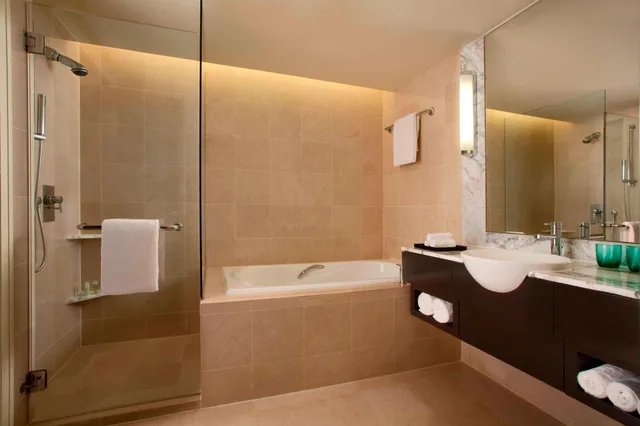 غرفة كلوب بسريرين مزدوجين بغرفتي نوم، The Westin Kuala Lumpur Hotel 4/4