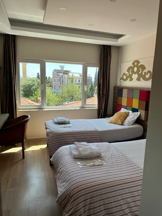 Room, Twin Beds, Twenty Hotel 2/10
