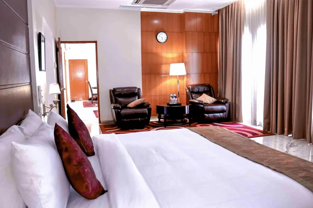 Club, Arya, Studio, Queen Bed، Aryaduta Palembang 3/8