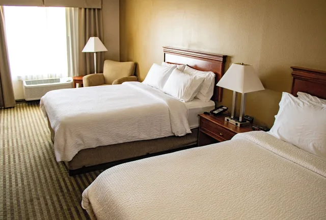 Standard, 2 Queen Beds, Mountain View, Extra Floor Space، Holiday Inn Express Walla Walla 1/1