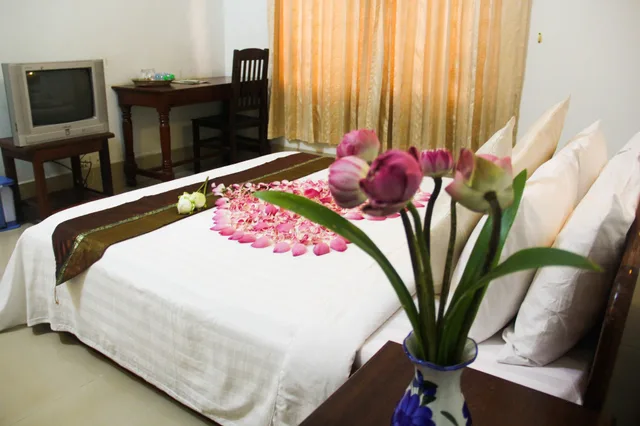 Room, Queen Bed, with Fan, Tropical Breeze Guesthouse 3/4