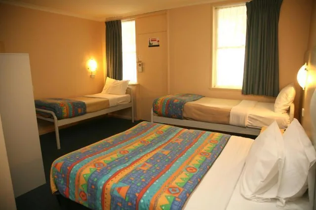 غرفة عائلية بسرير مزدوج وسريرين منفصلين، Flinders Motel 2/4