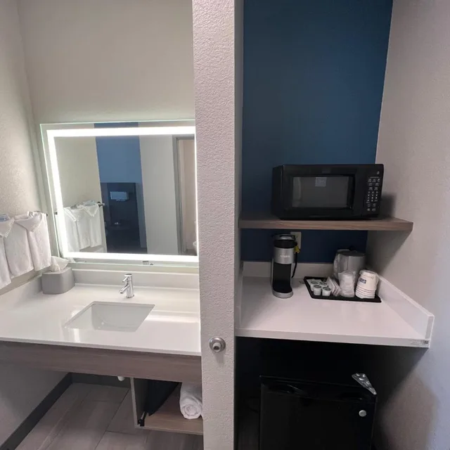 غرفة بسريرين مزدوجين لذوي الإعاقة، Holiday Inn Express Wichita North - Park City 1/2