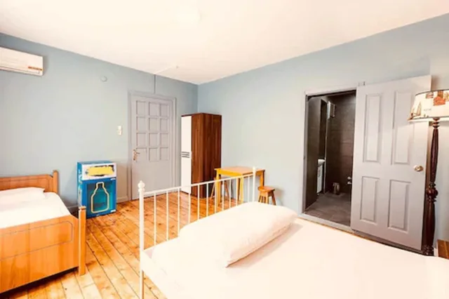 Luxury, Single, Double Bed, Cheers Midtown Hostel 1/5