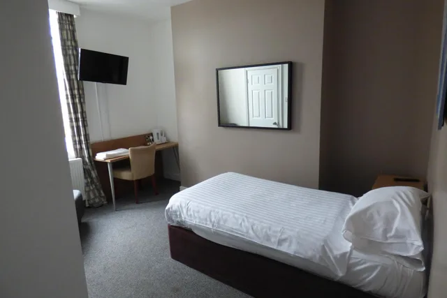 Room, Single, The Midland Hotel & Bar 1/6