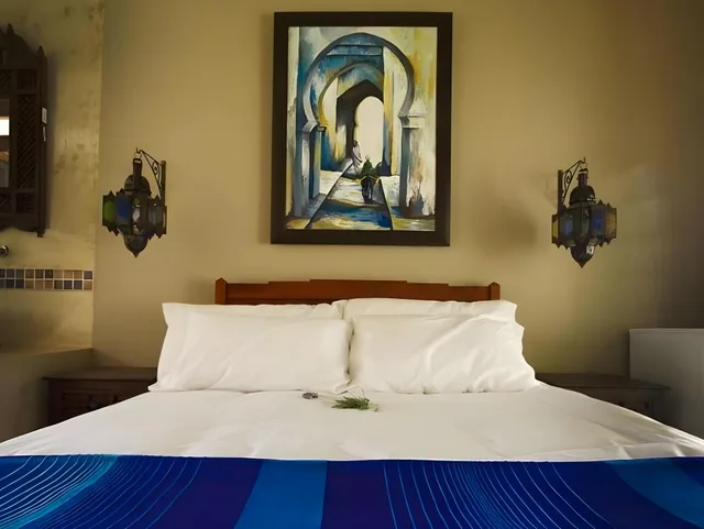 غرفة ثلاثية، The Wardrobe Guest House 2/2