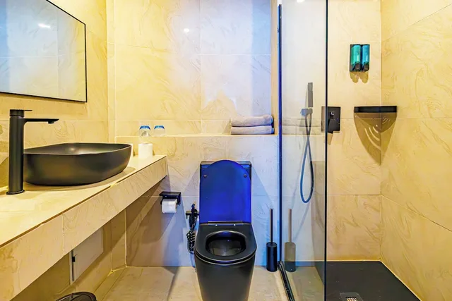 جناح بريميوم بسرير كينج بإطلالة على البحر مع أريكة، Kombo Beach Resort 8/9