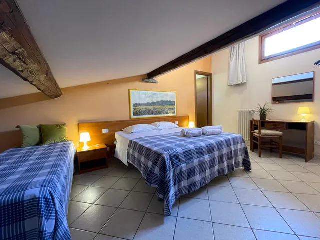Budget, Double or Twin Bed, Attic، HOTEL LEOPOLDA 3/10