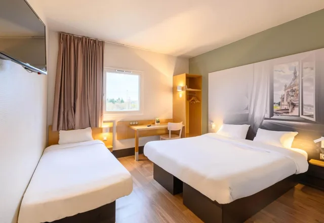 غرفة ثلاثية، B&B HOTEL Creil Chantilly 1/1