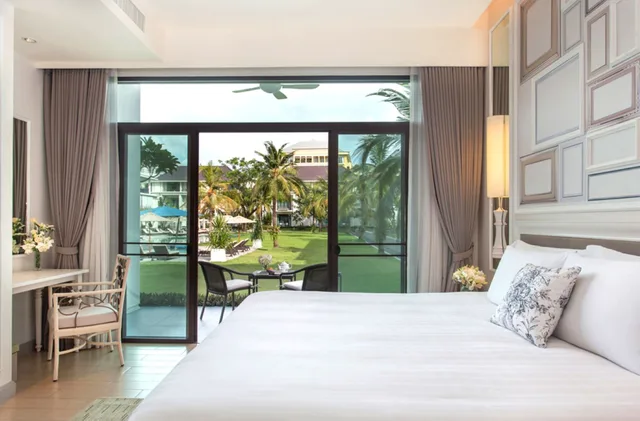 Room, Double or Twin Bed, Terrace, U Sathorn Bangkok Hotel 1/2