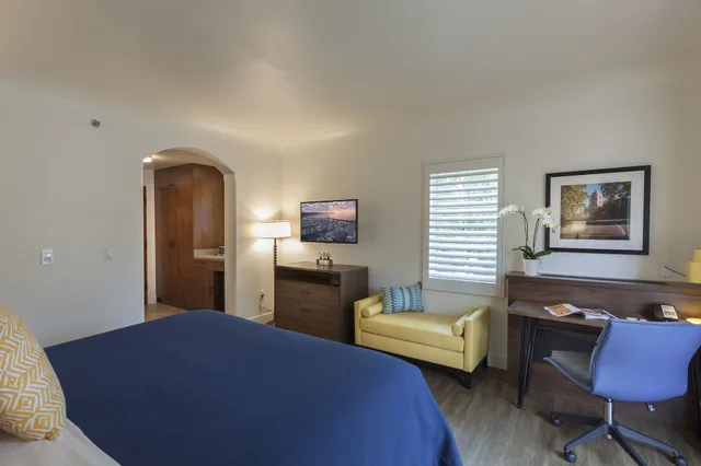 غرفة قياسية بسرير كينج، La Playa Inn Santa Barbara 2/5