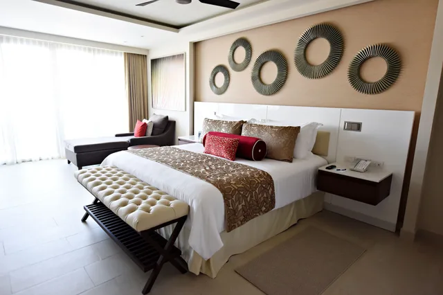 جناح جونيور فاخر بسريرين كوين مع أريكة، Royalton Riviera Cancun An Autograph Collection All Inclusive Resort Casino 9/10