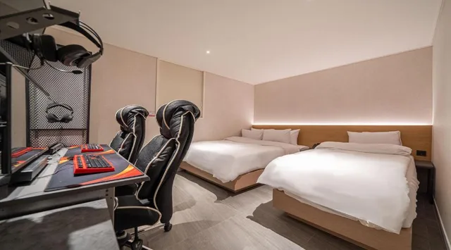 غرفة بريميوم بسريرين منفصلين وسرير مزدوج وسرير فردي، Hotel K 2/3