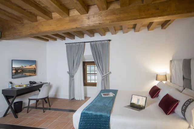 2 Bedrooms, Palazzo, Deluxe, Triple، Casual Rinascimento Firenze 4/8