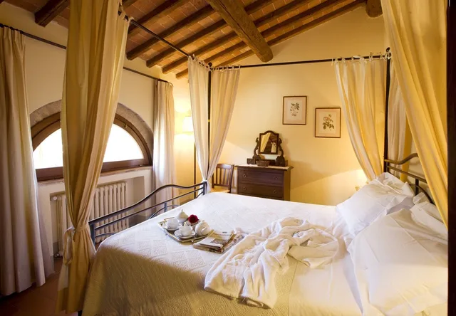 فيلا بأربعة أسرّة وسريرين كوين بـ6 غرف نوم مع أريكة بمسبح خاص، Monsignor Della Casa Country Resort 4/10