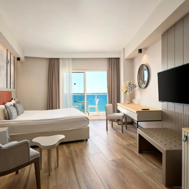 غرفة بسرير مزدوج أو سريرين منفصلين بإطلالة جزئية على البحر، Seaden Sea Planet Resort and Spa 3/5